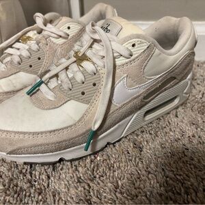 Nike Beige and Green Sneakers